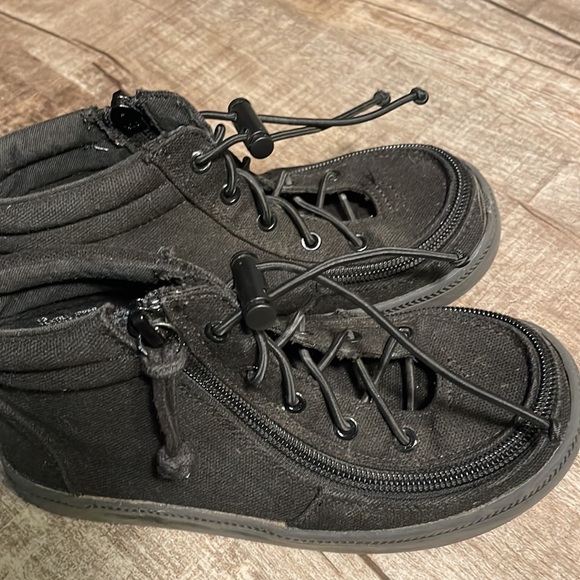 5/$15 Bully the Classic hightops - Picture 5 of 6